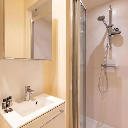 Morland - And Cozy Near The Seine Parigi